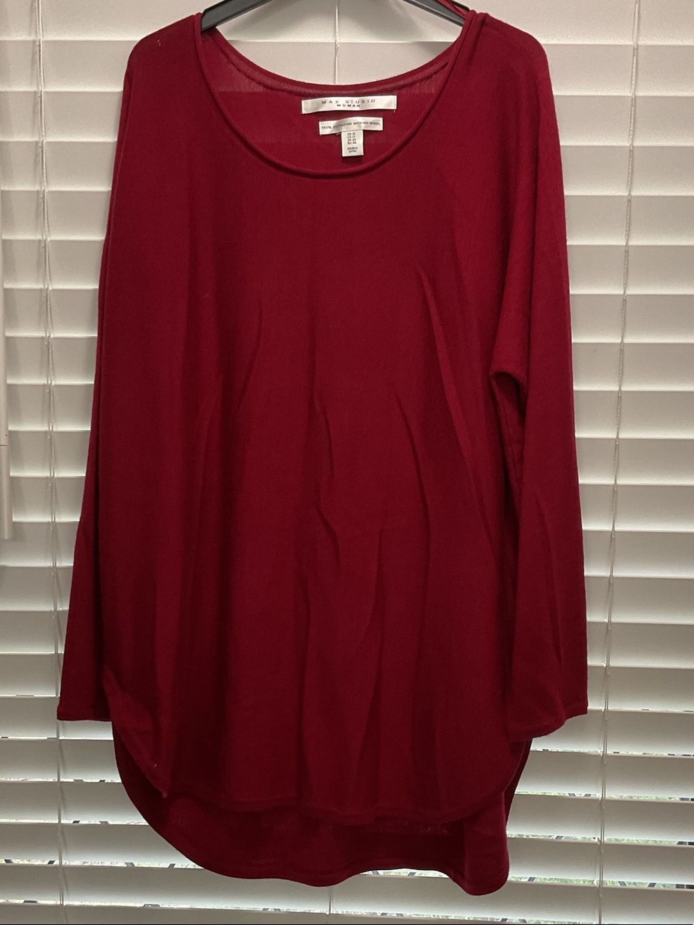 100% Wool Max Studio Scoop Neck Long-Sleeve Seater in Wine Red